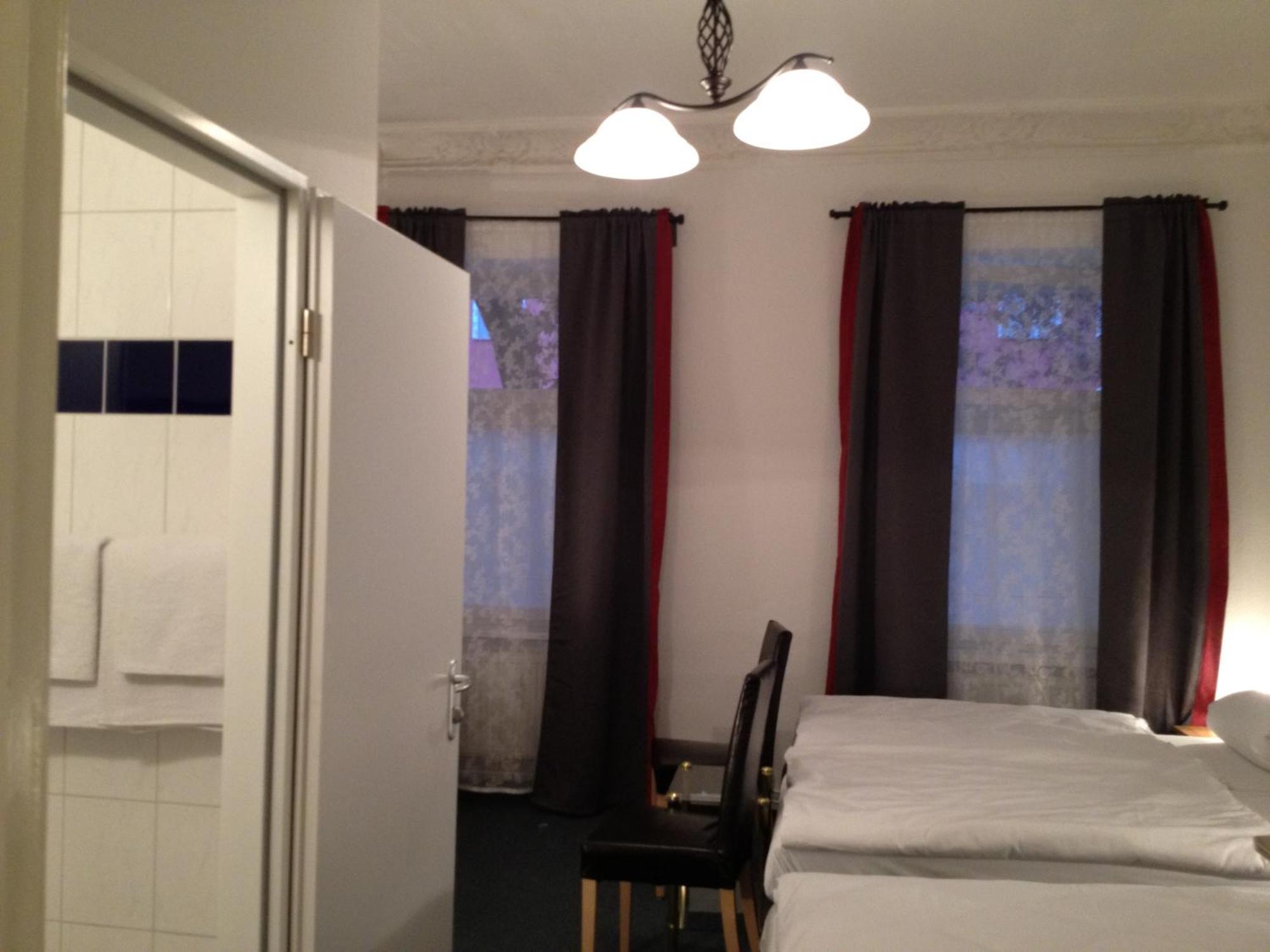 Hotel-Pension Dorma Berlin Bagian luar foto