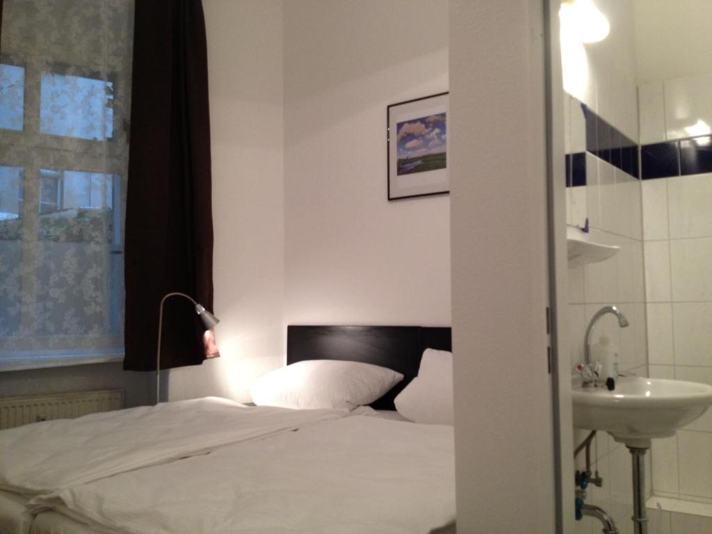 Hotel-Pension Dorma Berlin Ruang foto