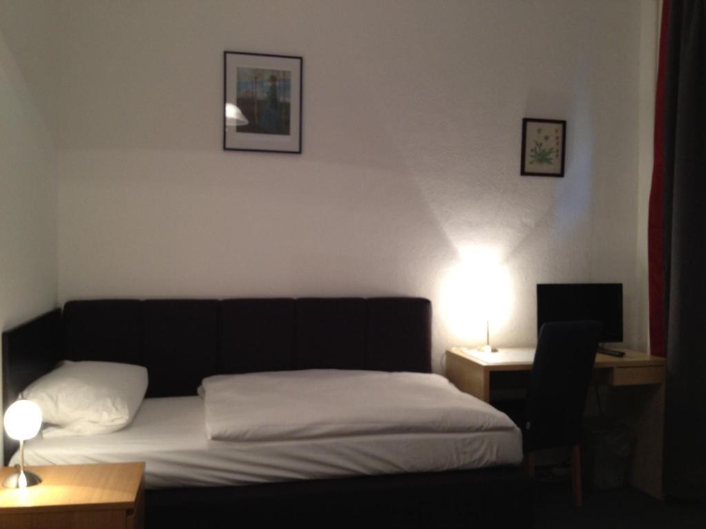 Hotel-Pension Dorma Berlin Ruang foto